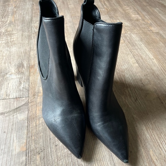 Marc Fisher Taci Pointy Toe Ankle Bootie Black Leather Size 8 - Picture 5 of 9